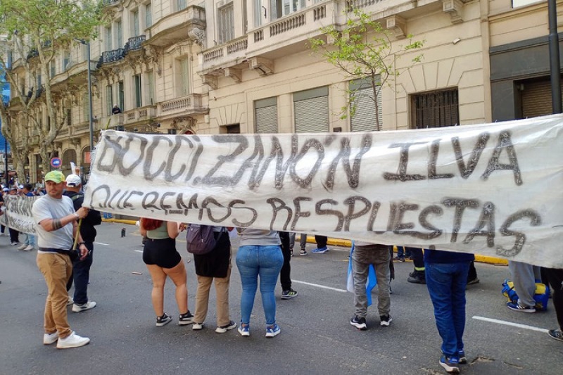 Ceramistas bonaerenses marcharon por despidos